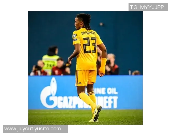 今日趣图:布鲁诺踢中卫真能行吗他的能力让人怀疑 今日趣图:布鲁诺踢中卫真能行吗他的能力让人怀疑