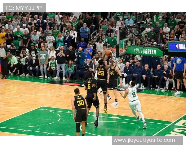 维金斯半场表现出色6中4砍下11分助攻与抢断均有贡献 维金斯半场表现出色6中4砍下11分助攻与抢断均有贡献